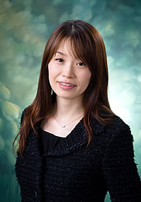 代表:弁護士 青木亜也